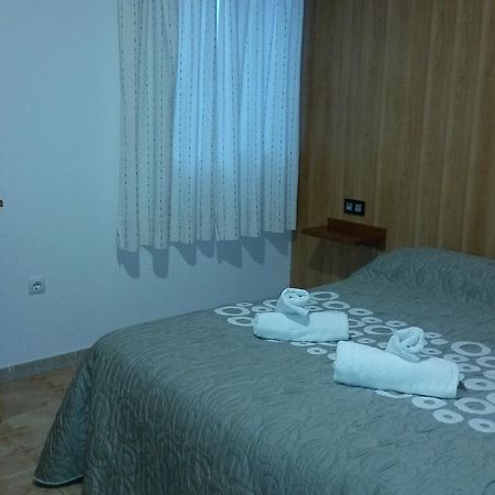 Hostal Virgen Del Pilar บาซา ภายนอก รูปภาพ